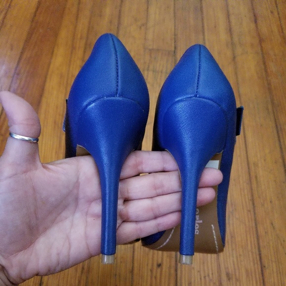 Charles By Charles David Tundra Peep Toe Pump - Picture 4 of 8